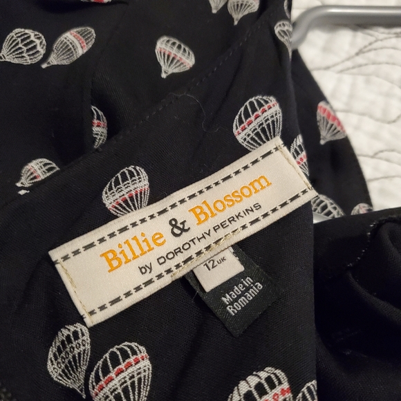 Ladies black tea dress with ballons - Picture 6 of 7